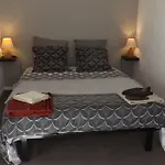 Appartement T2 ,parking privé,terrasse, 10 mns à pieds de la cité corsaire et ses plages