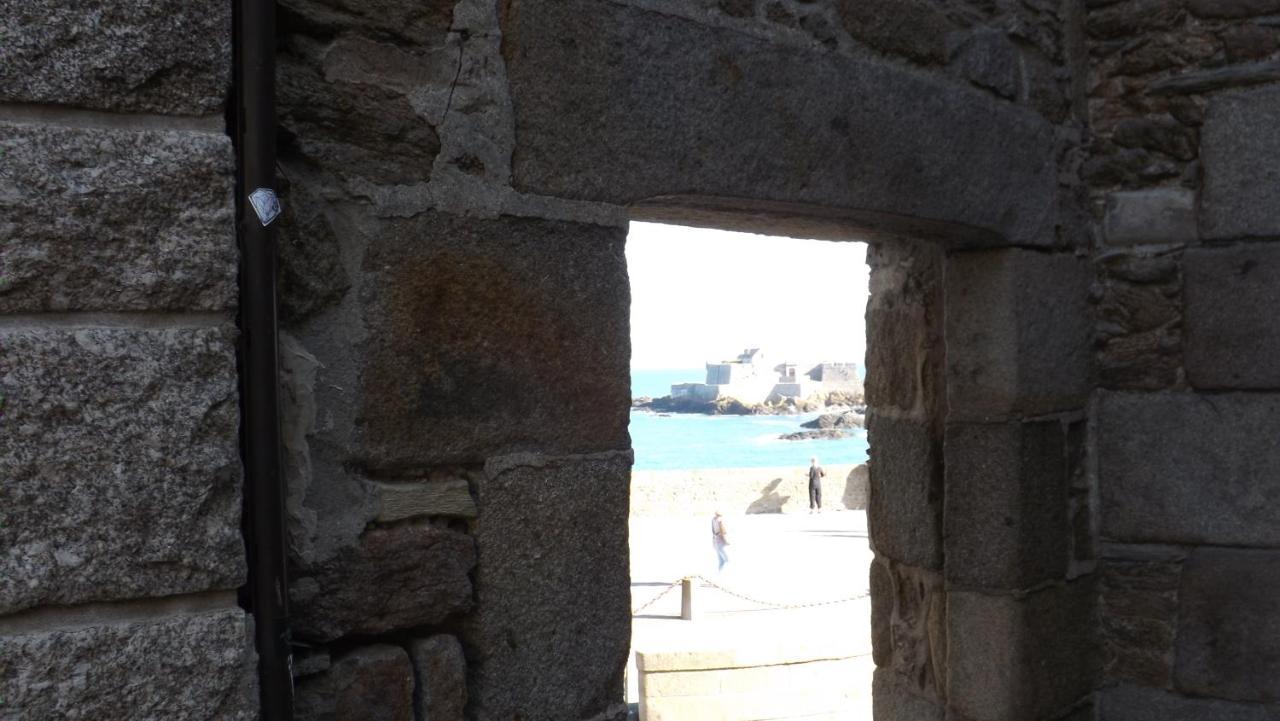 T2 ,parking Privé,terrasse, 10 Mns à Pieds De La Cité Corsaire Et Ses Plages Saint-Malo