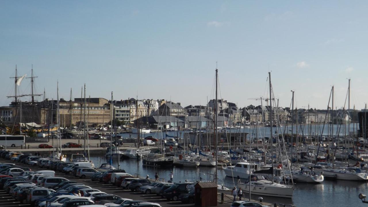 T2 ,parking Privé,terrasse, 10 Mns à Pieds De La Cité Corsaire Et Ses Plages Appartement